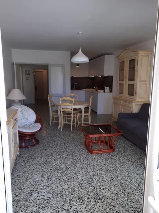 Residence Les Cyclades Le Lavandou Extérieur photo